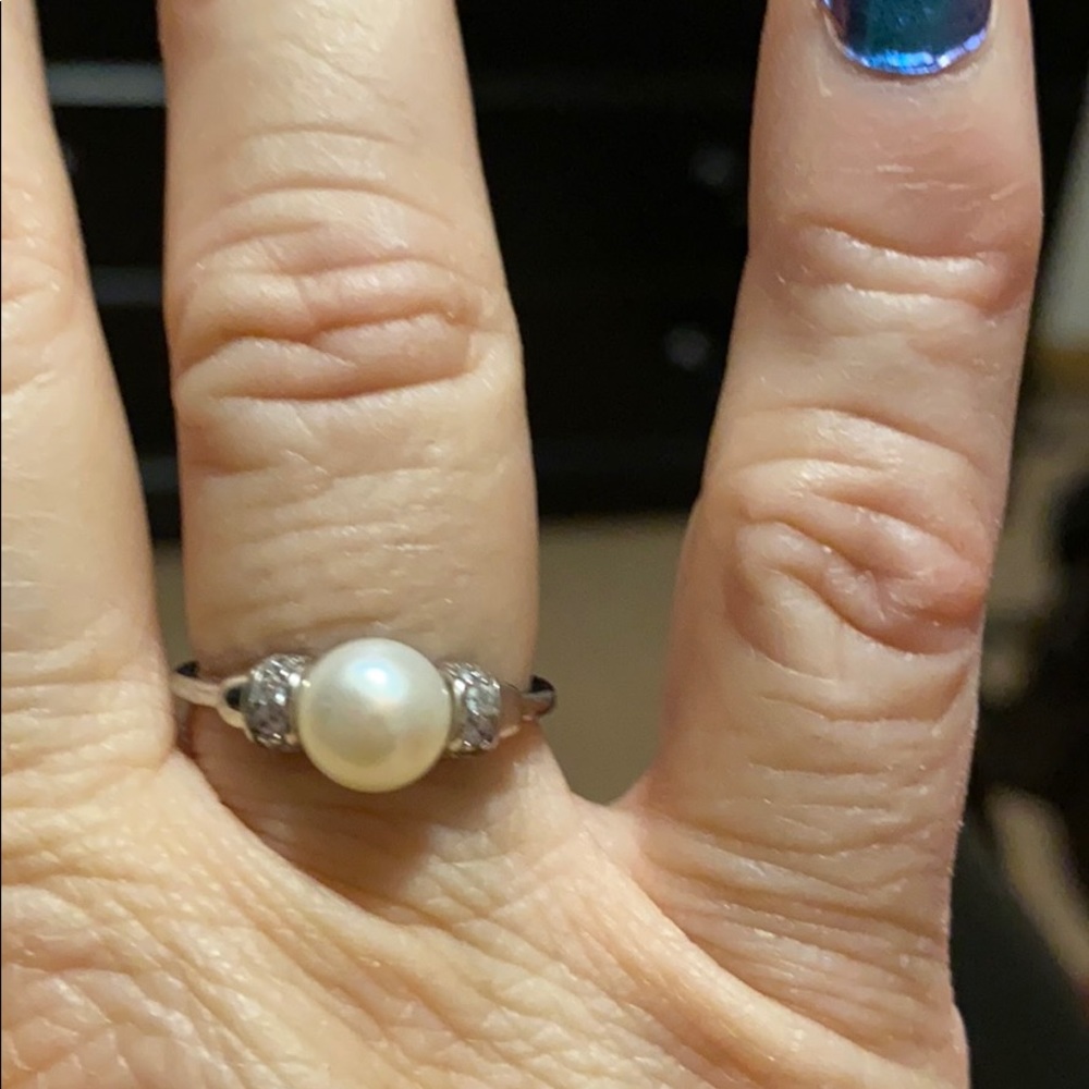 Pearl size 8 ring